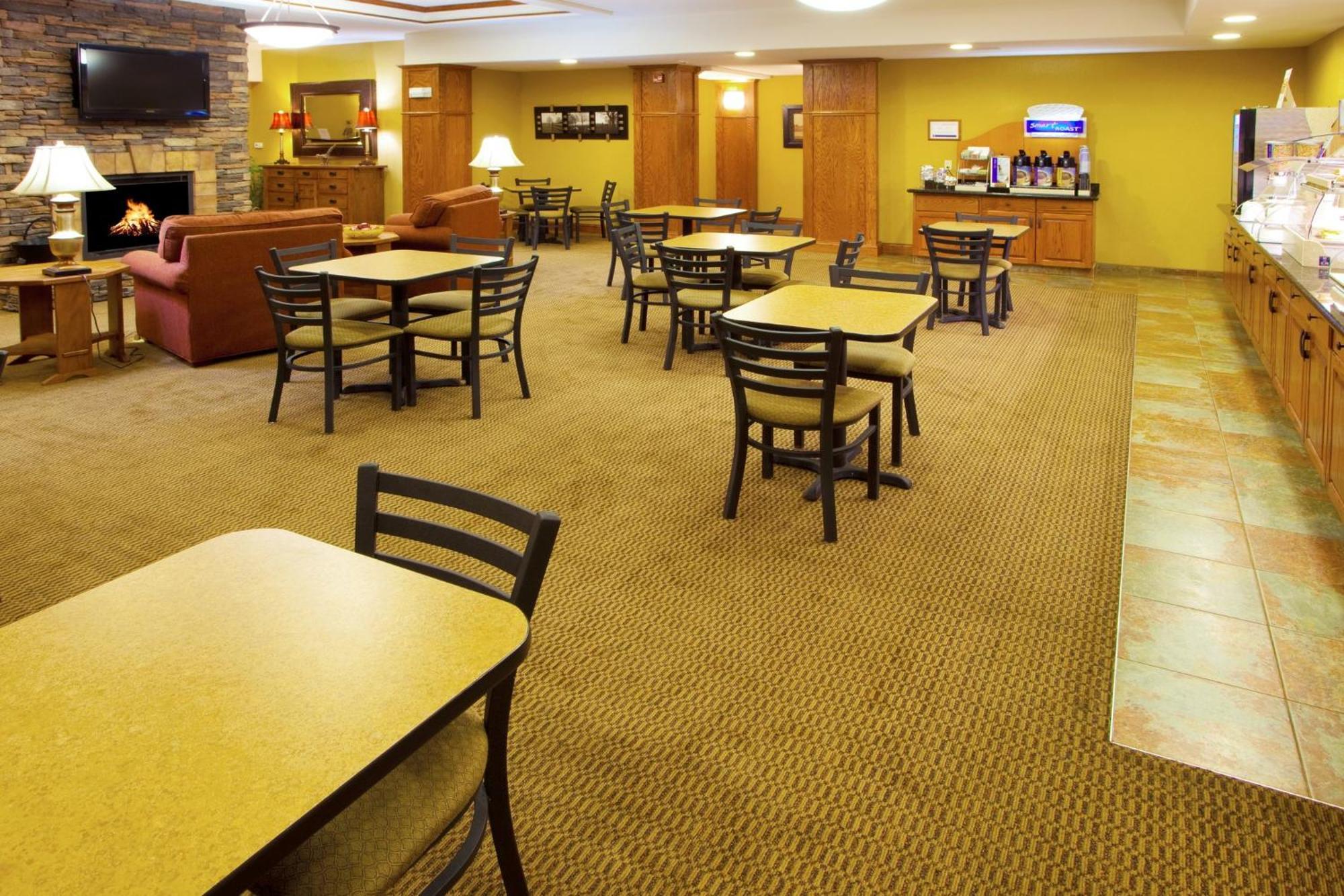 Holiday Inn Express Hotel & Suites Weston By Ihg Exterior photo